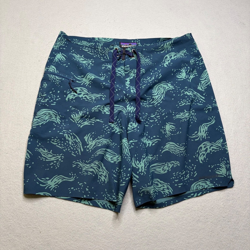 Patagonia Board Shorts Mens 32 Blue Wave Print‎ Scallop Hem STY86562FA15